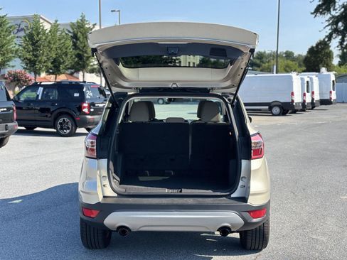 Used 2017 Ford Escape SE AWD/4WD image 10
