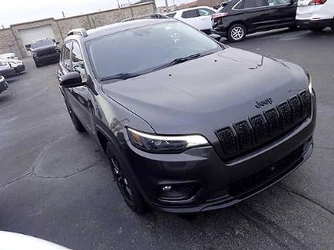 Used 2023 Jeep Cherokee Altitude Lux image 1