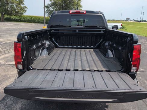 Used 2024 Chevrolet Colorado Trail Boss w/ LPO, Dark Essentials Package AWD/4WD image 24