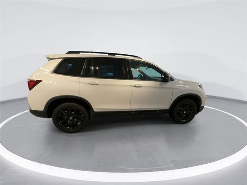 Used 2024 Honda Passport Black Edition image 8
