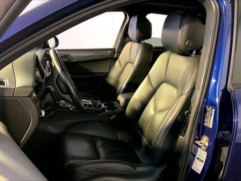 Used 2023 Porsche Macan image 5