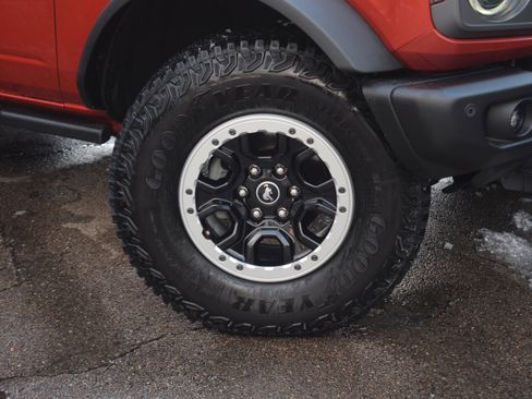 Used 2023 Ford Bronco Badlands w/ Sasquatch Package image 28