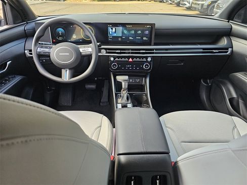 Certified 2026 Hyundai Santa Cruz SEL image 8