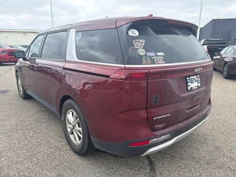 Used 2024 Kia Carnival LX FWD image 5