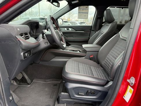 Certified 2025 Ford Explorer ST-Line w/ Premium Package image 14