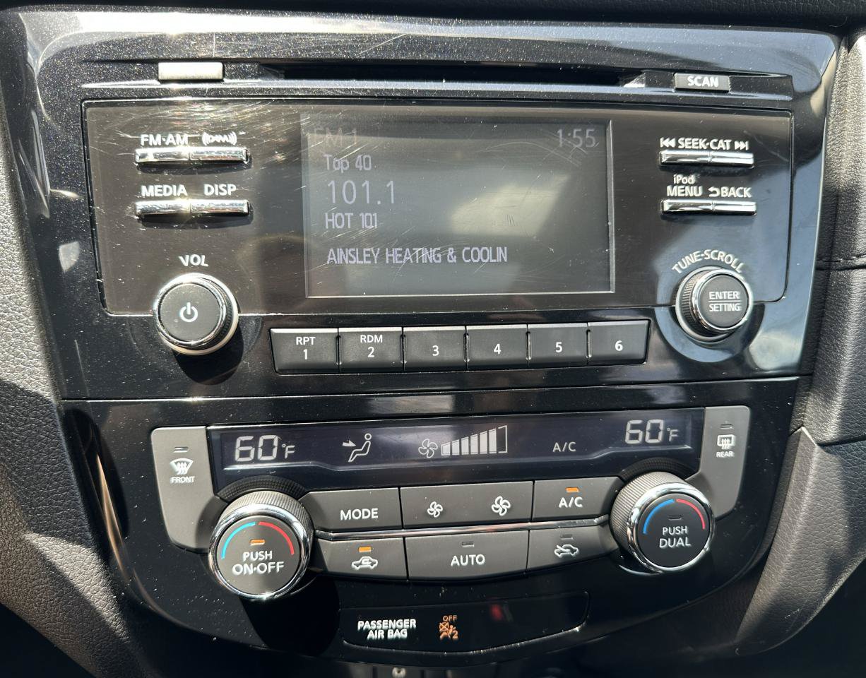 Used 2017 Nissan Rogue SV AWD/4WD image 61