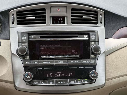 Used 2011 Toyota Avalon FWD image 10