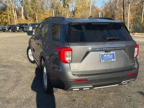 Certified 2022 Ford Explorer XLT w/ Equipment Group 202A image 5