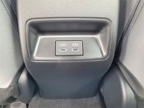 Used 2025 Toyota Corolla SE image 19