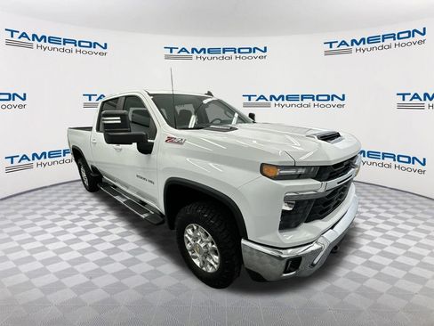 Used 2025 Chevrolet Silverado 2500 LT AWD/4WD image 7