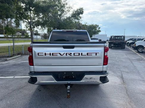 Used 2022 Chevrolet Silverado 1500 LT AWD/4WD image 6