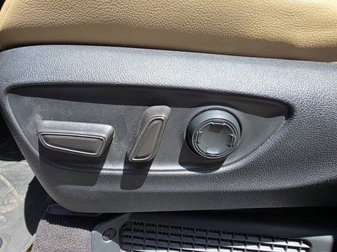 Used 2021 Toyota Sienna XLE FWD image 14