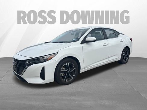 Used 2025 Nissan Sentra SV image 2