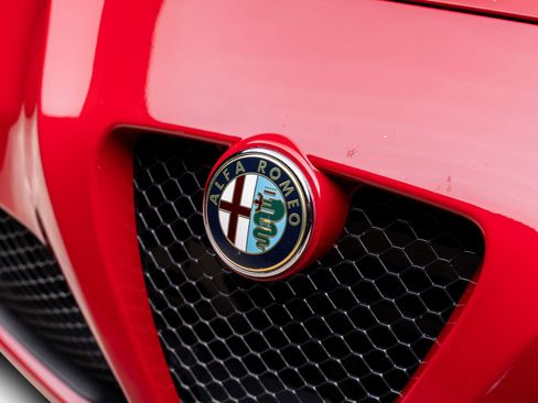 Used 2015 Alfa Romeo 4C Spider w/ Spider Track Package image 10