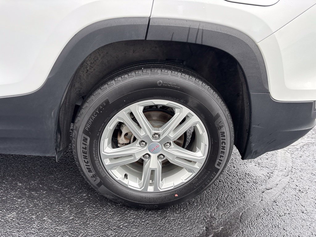 Used 2024 GMC Terrain SLE FWD image 10