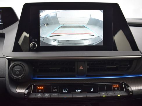 Used 2025 Toyota Prius XLE AWD/4WD image 16