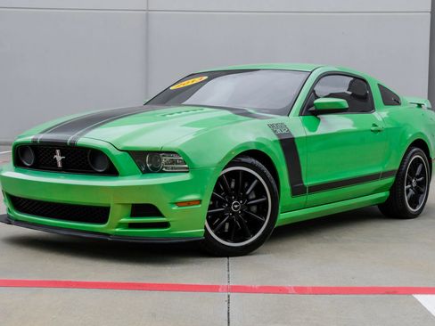 Used 2013 Ford Mustang Boss 302 w/ Boss 302 Accessory Pkg image 6