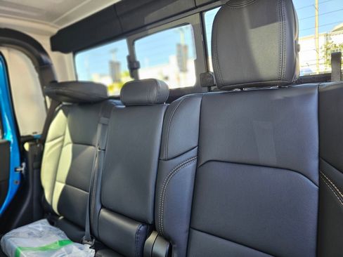 New 2026 Jeep Gladiator Sahara image 24