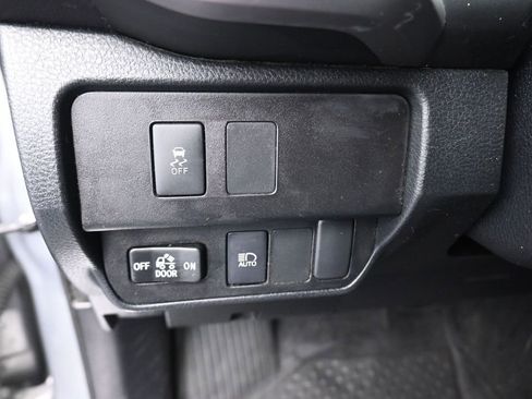 Used 2020 Toyota Tacoma SR5 RWD image 13
