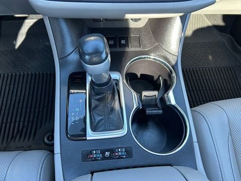 Certified 2019 Toyota Highlander Limited Platinum AWD/4WD image 15