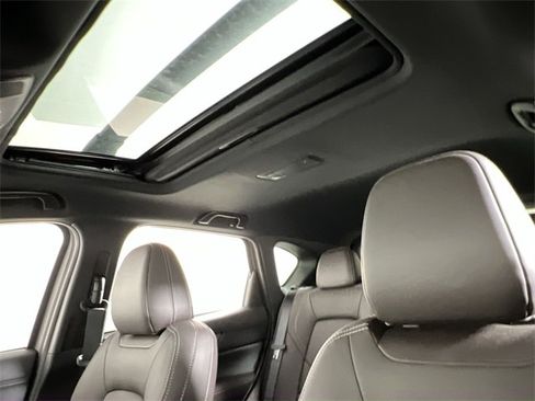 Used 2025 MAZDA CX-5 Signature image 15
