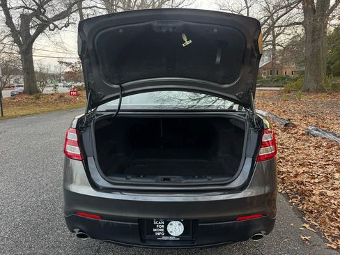Used 2017 Ford Taurus SE image 7