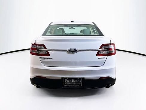 Used 2018 Ford Taurus SE image 7
