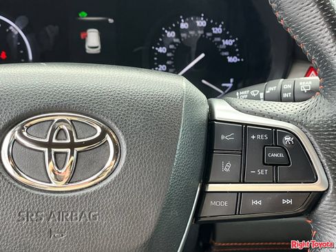 Certified 2022 Toyota Sienna XSE w/ XSE Plus Package FWD image 24