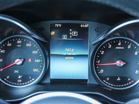 Used 2021 Mercedes-Benz GLC 300 image 23