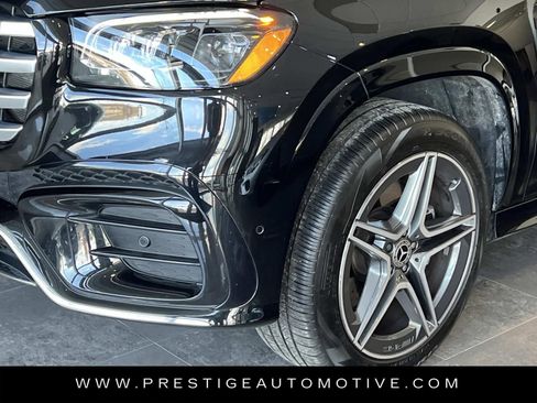 Used 2024 Mercedes-Benz GLS 450 4MATIC image 9