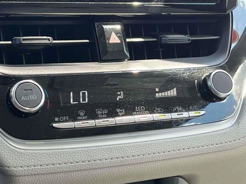 Certified 2024 Toyota Corolla Cross LE w/ Moonroof Package image 33