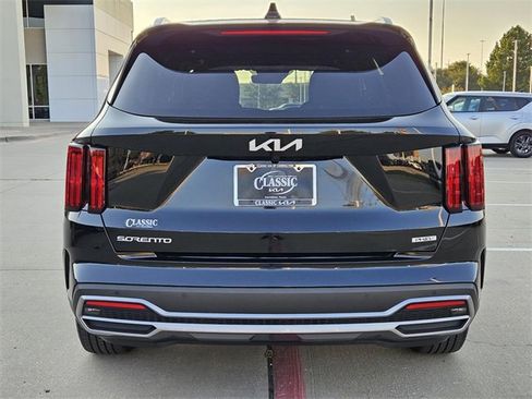 Certified 2023 Kia Sorento SX Prestige image 4