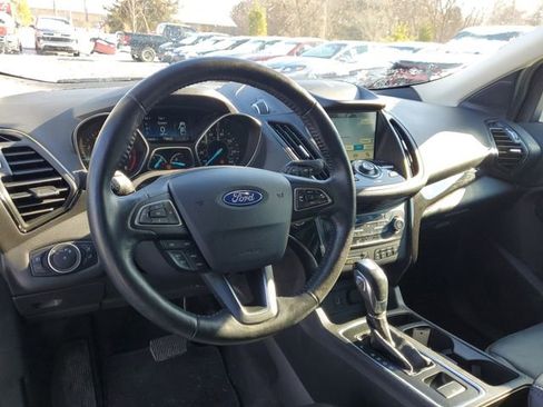 Used 2019 Ford Escape Titanium w/ U9j03 - Titanium Tow Package AWD/4WD image 17
