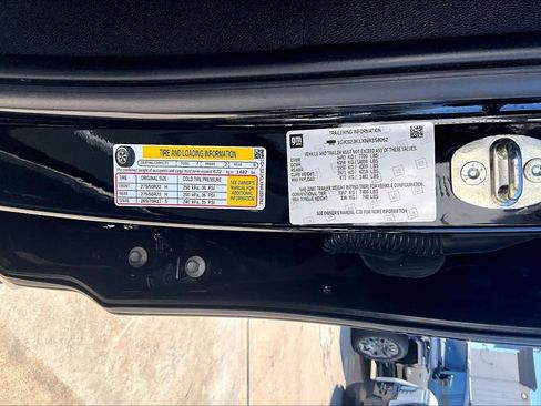 Used 2022 GMC Yukon XL Denali image 37