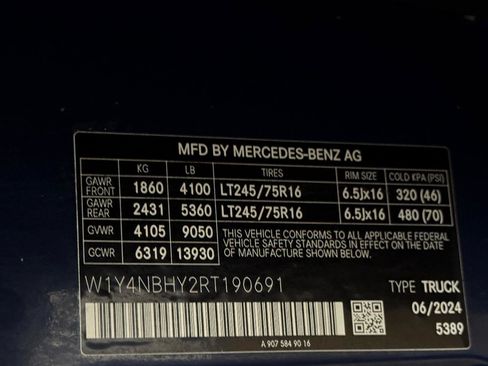 Used 2024 Mercedes-Benz Sprinter 2500 image 35