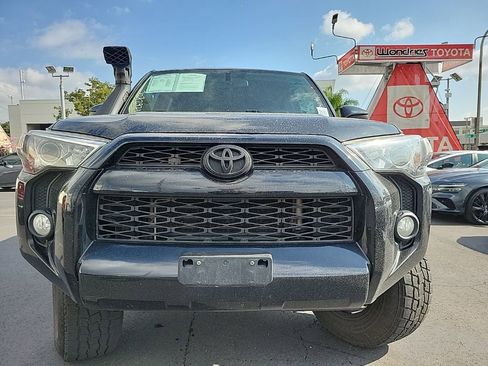 Used 2016 Toyota 4Runner SR5 image 3
