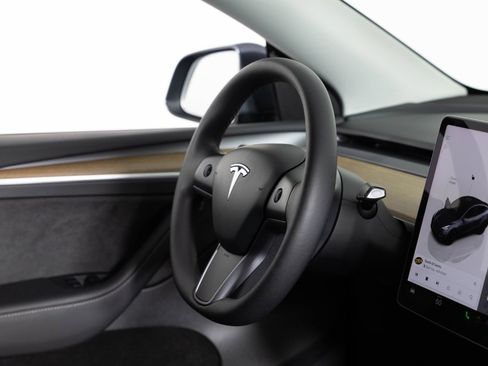 Used 2023 Tesla Model Y Long Range AWD/4WD image 25