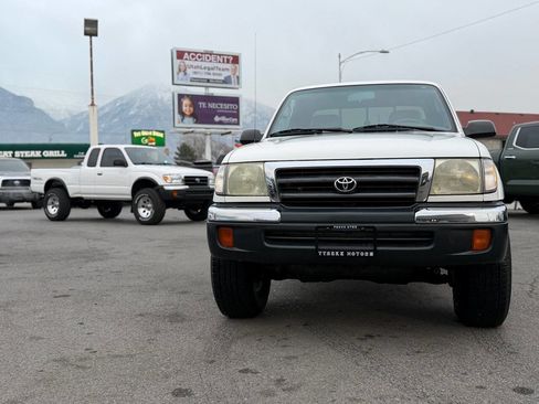 Used 2000 Toyota Tacoma 4x4 Xtracab image 7