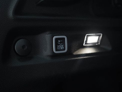 Used 2024 Jeep Grand Cherokee L Altitude AWD/4WD image 11