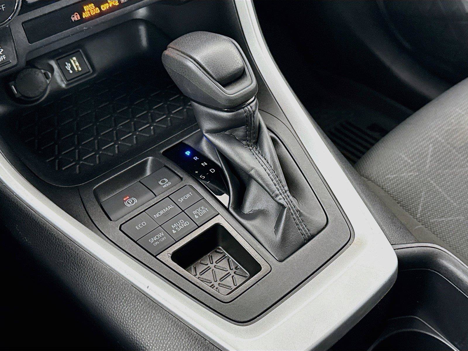 Certified 2025 Toyota RAV4 XLE AWD/4WD image 25