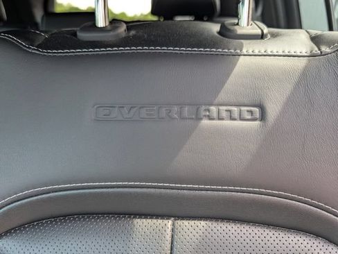 Used 2023 Jeep Grand Cherokee Overland AWD/4WD image 13