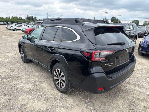 Used 2025 Subaru Outback Premium w/ Popular Package #1A AWD/4WD image 2