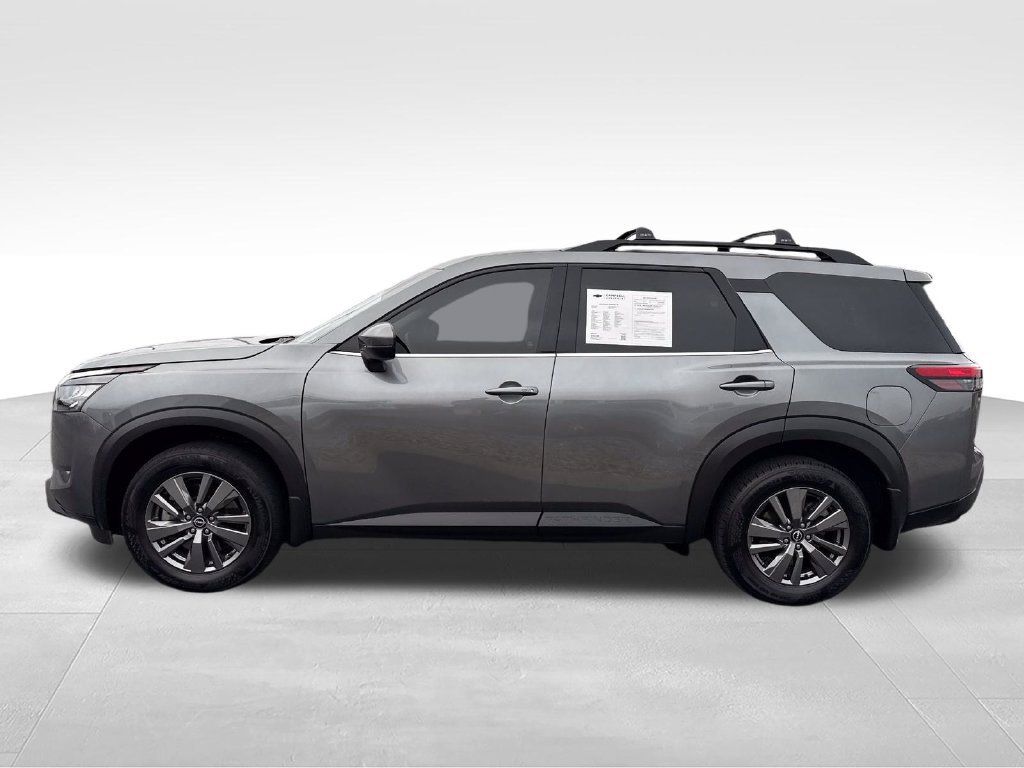 Used 2025 Nissan Pathfinder SV w/ SV Premium Package FWD image 4