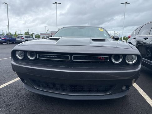 Used 2016 Dodge Challenger R/T RWD image 2