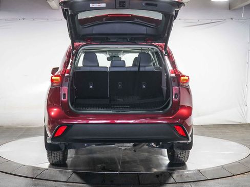 Certified 2020 Toyota Highlander XLE image 27