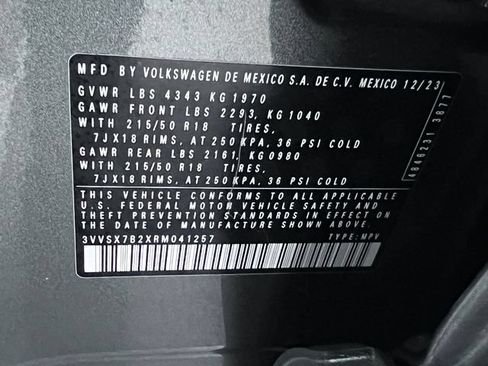 Certified 2024 Volkswagen Taos SE FWD image 28