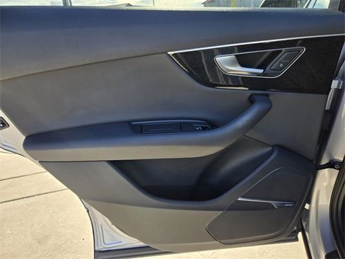 Used 2020 Audi Q7 3.0T Premium Plus image 38