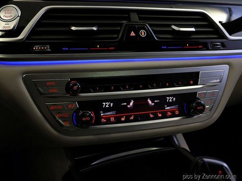 Certified 2022 BMW M760i xDrive w/ Luxury Rear Seating Package image 27