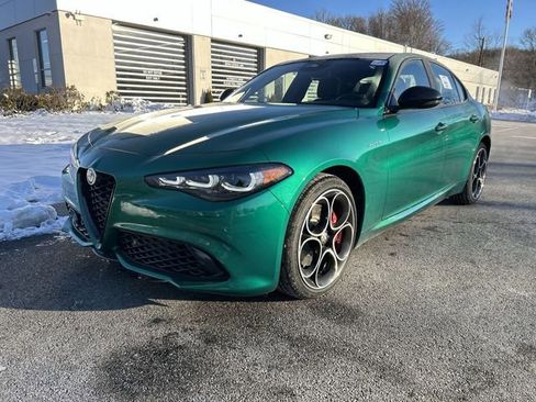 New 2026 Alfa Romeo Giulia AWD image 4