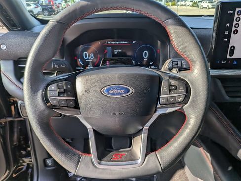 Used 2025 Ford Explorer ST RWD image 30